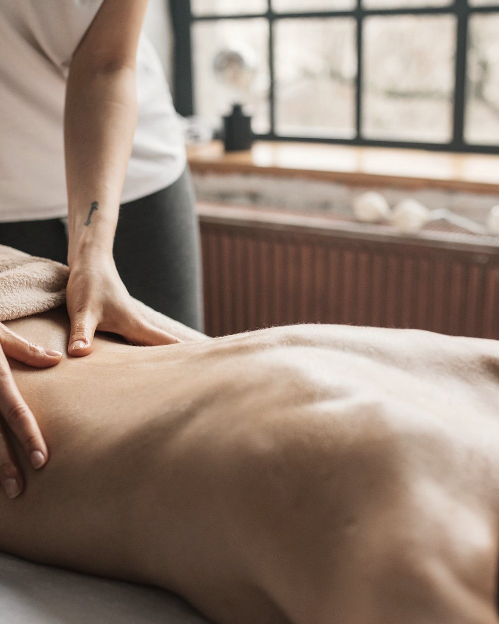 Sessão de massagem em ambiente aquecido